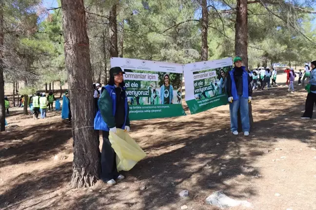 Gençler Ormanların Korunması İçin El Ele Verdi