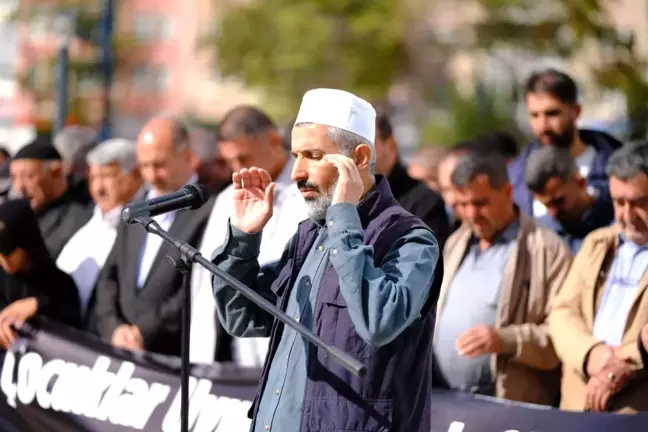 Bingöl'de Yahya Sinvar İçin Gıyabi Cenaze Namazı