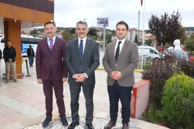 Yozgat'ta 'Türkiye'nin Tam Ortası Yozgat' Totemi Yerleştirildi