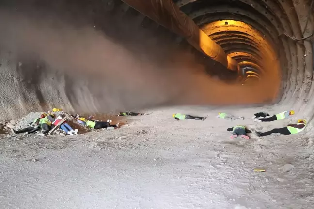 Yozgat'ta Yüksek Hızlı Tren Tünelinde Yangın Tatbikatı Yapıldı