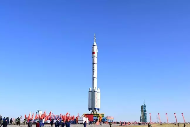 Shenzhou-19 Uzay Aracı Fırlatma Alanına Transfer Edildi