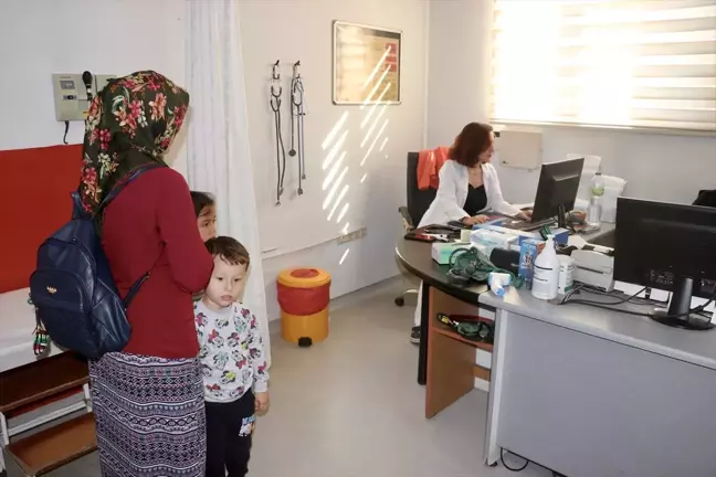 Anne babasının çalıştığı hastaneye doktor olarak atandı