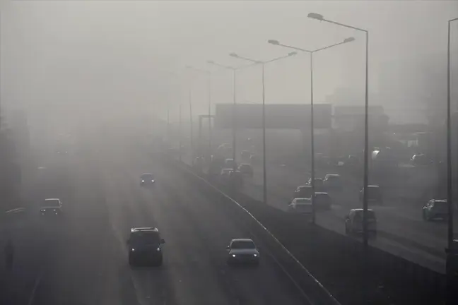 Eskişehir'de Yoğun Sis Görüş Mesafesini Düşürdü