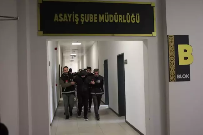 Kocaeli'de Kargo Dolandırıcılığı Operasyonu: 12 Gözaltı, 8 Tutuklama