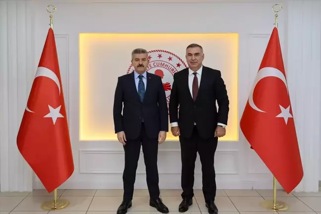 Türkiye'nin Batum Başkonsolosu Altınörs, Artvin Valisi Ergün ile Bir Araya Geldi