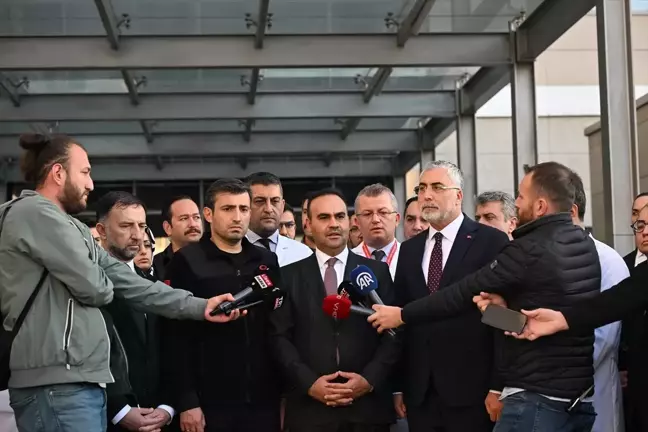 Bakan Kacır, TUSAŞ'a yönelik terör saldırısında yaralananları ziyaret etti Açıklaması