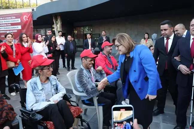 Gaziantep'te engelli bireylere medikal malzeme ve tekerlekli sandalye dağıtıldı