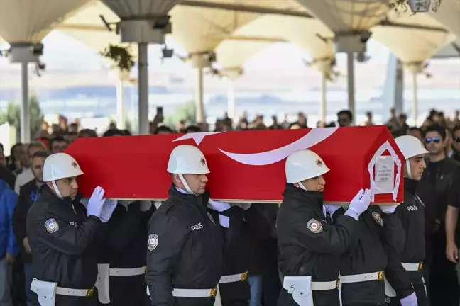 TUSAŞ'a yönelik terör saldırısında şehit olan güvenlik görevlisi Erdoğan, son yolculuğuna uğurlandı