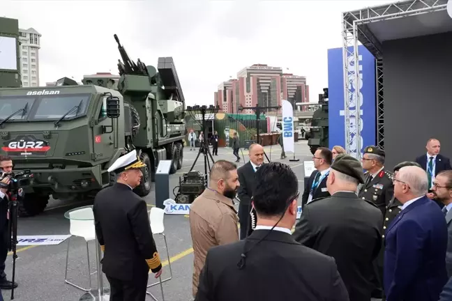 Bakan Güler SAHA EXPO Fuarı'nda Savunma Teknolojilerini İnceledi