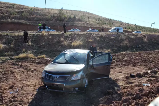 Aksaray'da Otomobil Şarampole Yuvarlandı: 5 Yaralı