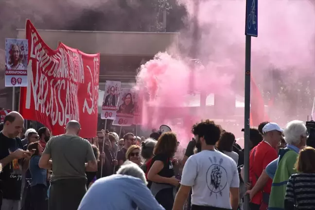 İtalya'da Savaş Karşıtı Yürüyüşler Düzenlendi