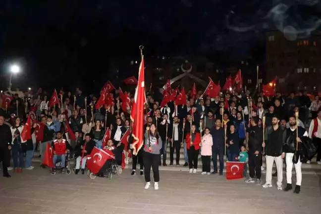 Siirt'te 29 Ekim Cumhuriyet Bayramı Fener Alayı Yürüyüşü Düzenlendi