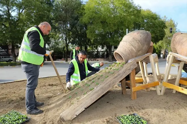 Cumhuriyet'in 101. Yılı İçin 101 Bin Çiçek Dikildi