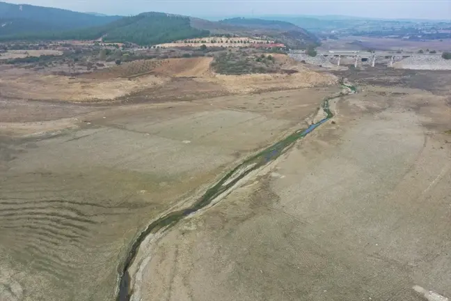 Balıkesir'deki İkizcetepeler Barajı'nda Su Seviyesi Kritik Düzeye Düştü