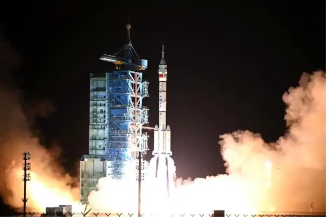 Çin, Shenzhou-19 Uzay Araçını Başarıyla Fırlattı