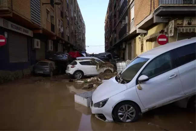 İspanya'da Sel Felaketi: 95 Kişi Hayatını Kaybetti