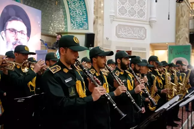 İran'da Hizbullah Yöneticisi İçin Anma Töreni Düzenlendi