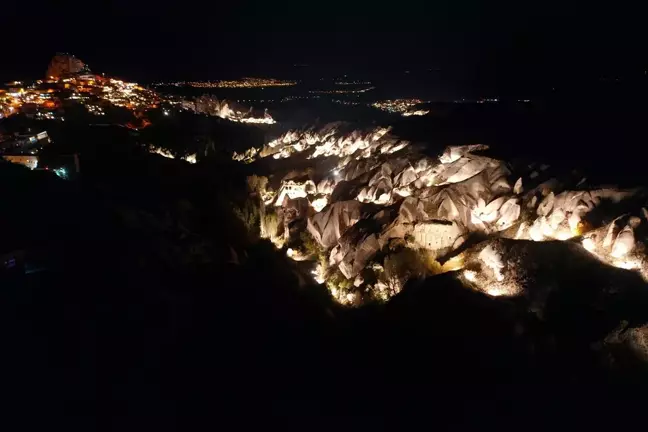 Kapadokya'da Gece Müzeciliği: Güvercinlik Vadisi Aydınlatıldı