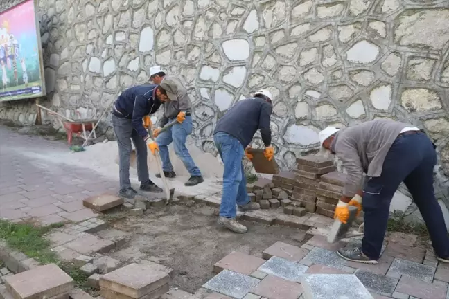 Kavak Belediyesi Yol Onarım Çalışmalarına Devam Ediyor