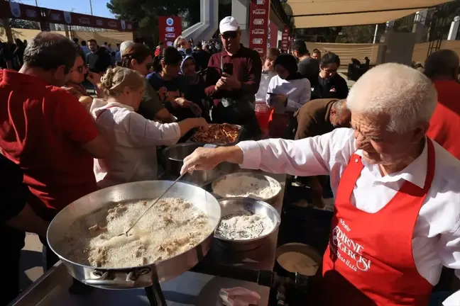 Edirne Gastronomi Festivali'nde Tava Ciğeri Kuyruğu