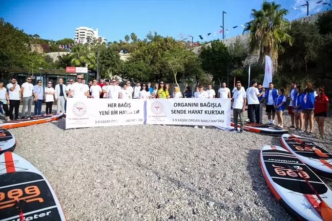 Antalya'da Organ Bağışı İçin Kürek Sörfü Etkinliği Düzenlendi