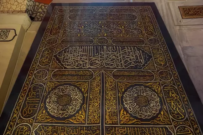 Edirne Eski Cami'de Kabe Kapı Örtüsü Sergisi