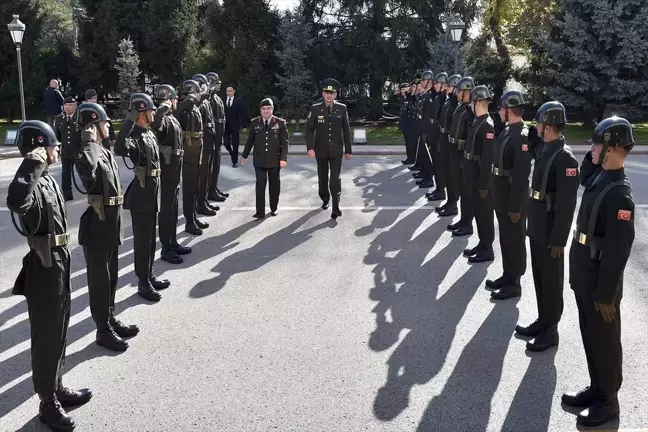 Kara Kuvvetleri Komutanları Arasında Görüşme