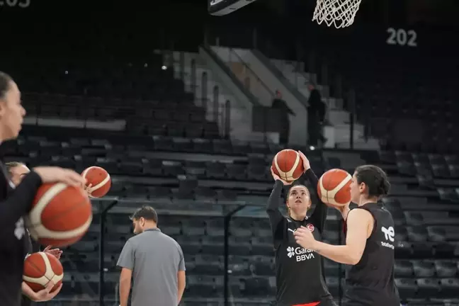 A Milli Kadın Basketbol Takımı Romanya Maçı İçin Medya Günü Düzenledi