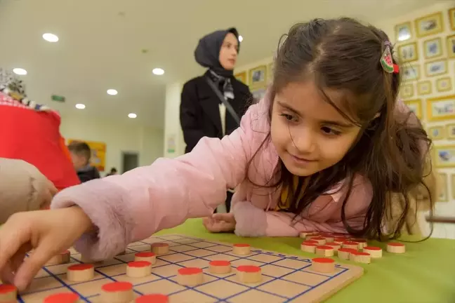 Taşköprü'de Zeka Geliştirici Ahşap Oyunlar Sergisi Açıldı