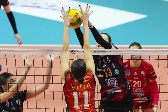 Eczacıbaşı Dynavit, CEV Şampiyonlar Ligi'nde Rakibini 3-0 Geçti