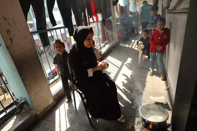 Gazze'deki Filistinliler Temel İhtiyaçlardan Mahrum