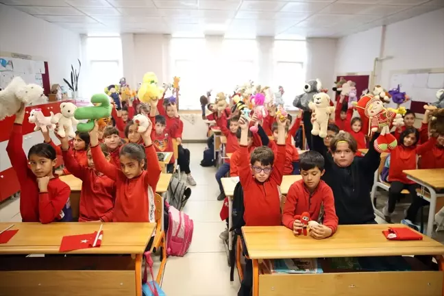 Kastamonu Öğrencileri, Oyuncakları Diyarbakır'daki Çocuklara Gönderdi