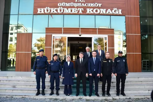 Amasya Valisi Bakan, Gümüşhacıköy ilçesini ziyaret etti