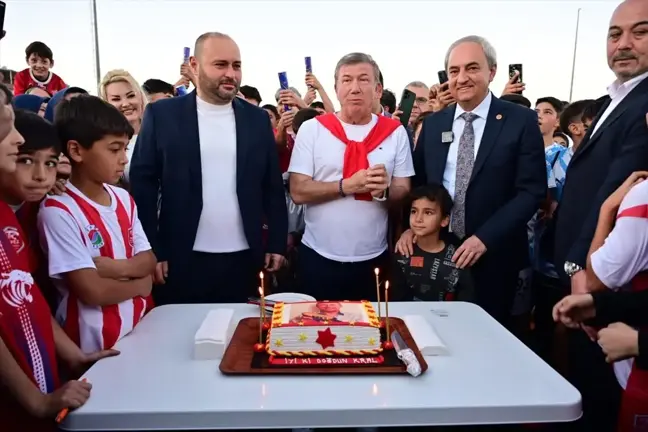 Tanju Çolak'ın Doğum Günü Kepez'de Kutlandı