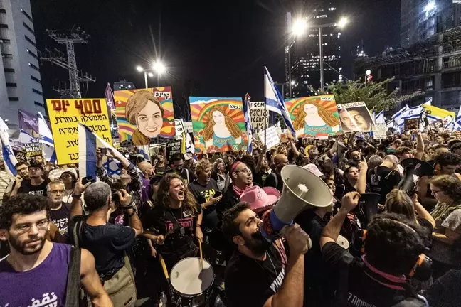 İsrailli Esir Ailelerinden Tel Aviv'de Protesto