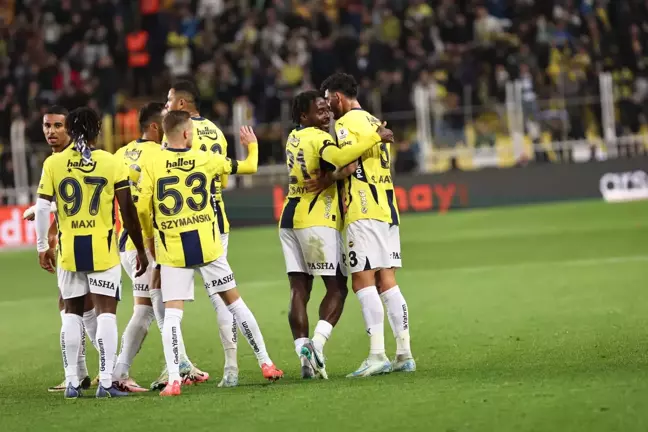 Fenerbahçe, Sivasspor'u 4-0'la Geçti