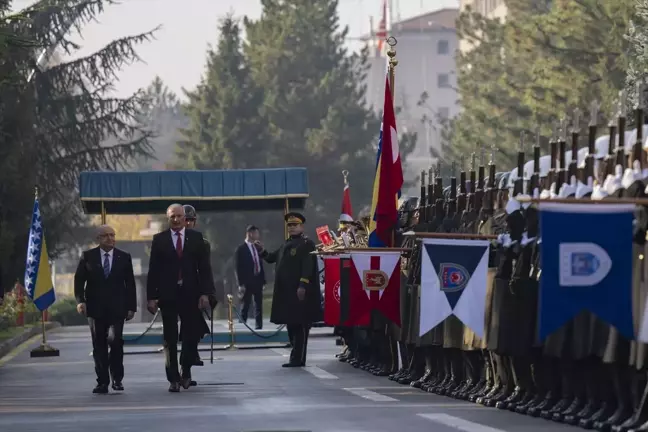 Milli Savunma Bakanı Yaşar Güler, Bosna Hersek Savunma Bakanı ile Görüştü