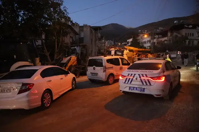 Hatay'da Freni Arızalanan Beton Mikseri Kazaya Neden Oldu