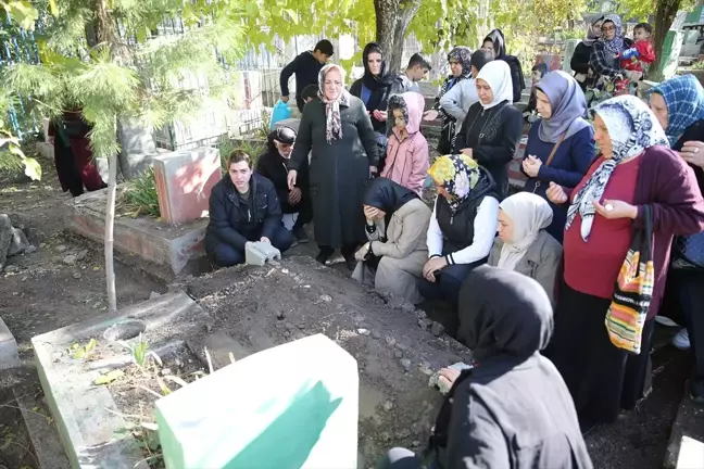 Diyarbakır'da 'Neno' Lakaplı Saliha Gündüz Hayatını Kaybetti