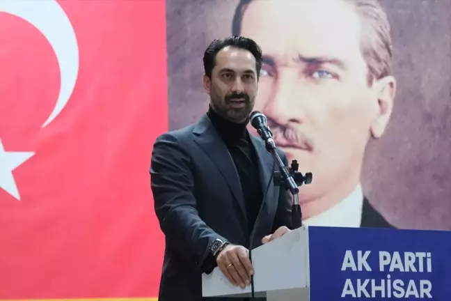 AK Parti'li Arınç'tan Manisa Büyükşehir Belediye Başkanı Zeyrek'e eleştiri