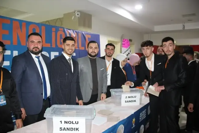 AK Parti Gençlik Kolları'nın 7. Olağan Kongresi Vezirköprü'de Yapıldı