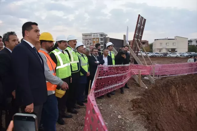 Batman Üniversitesi Diş Hekimliği Hastanesi İçin Çivi Çakma Töreni Düzenlendi