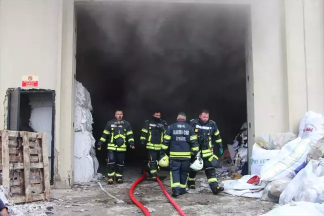 Uşak'taki Elyaf Fabrikasında Yangın Çıktı