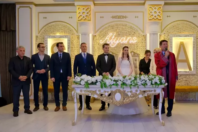 Ahmet Kaya'dan Özel Nikah Töreni