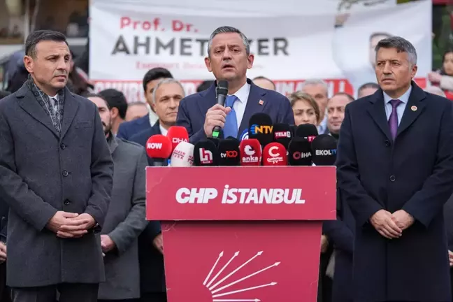 CHP'den Esenyurt'ta Demokrasi Nöbeti Devam Kararı