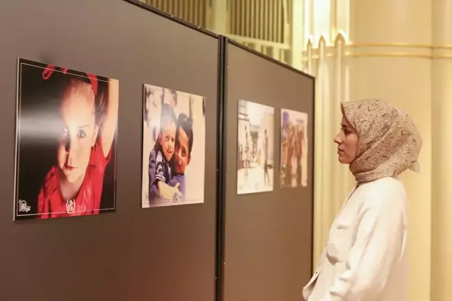 Sığınmacıların Çocuk Hakları İçin Fotoğraf Sergisi Taksim'de Açıldı