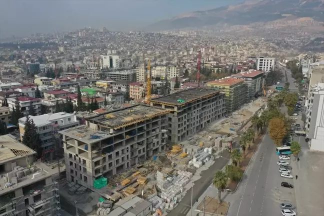 Kahramanmaraş'ta Deprem Sonrası İnşaat Çalışmaları Hızla Devam Ediyor