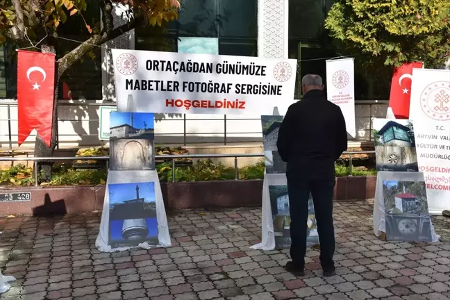 Artvin'de 'Orta Çağ'dan Günümüze Mabetler' Fotoğraf Sergisi Açıldı