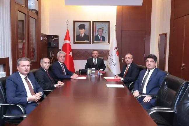 Eskişehir'de Öğretmenlere Aile Diş Hekimliği Farkındalık Eğitimi