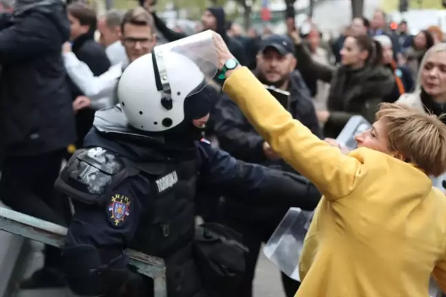 Novi Sad'da Tren Kazası Protestoları Sürüyor